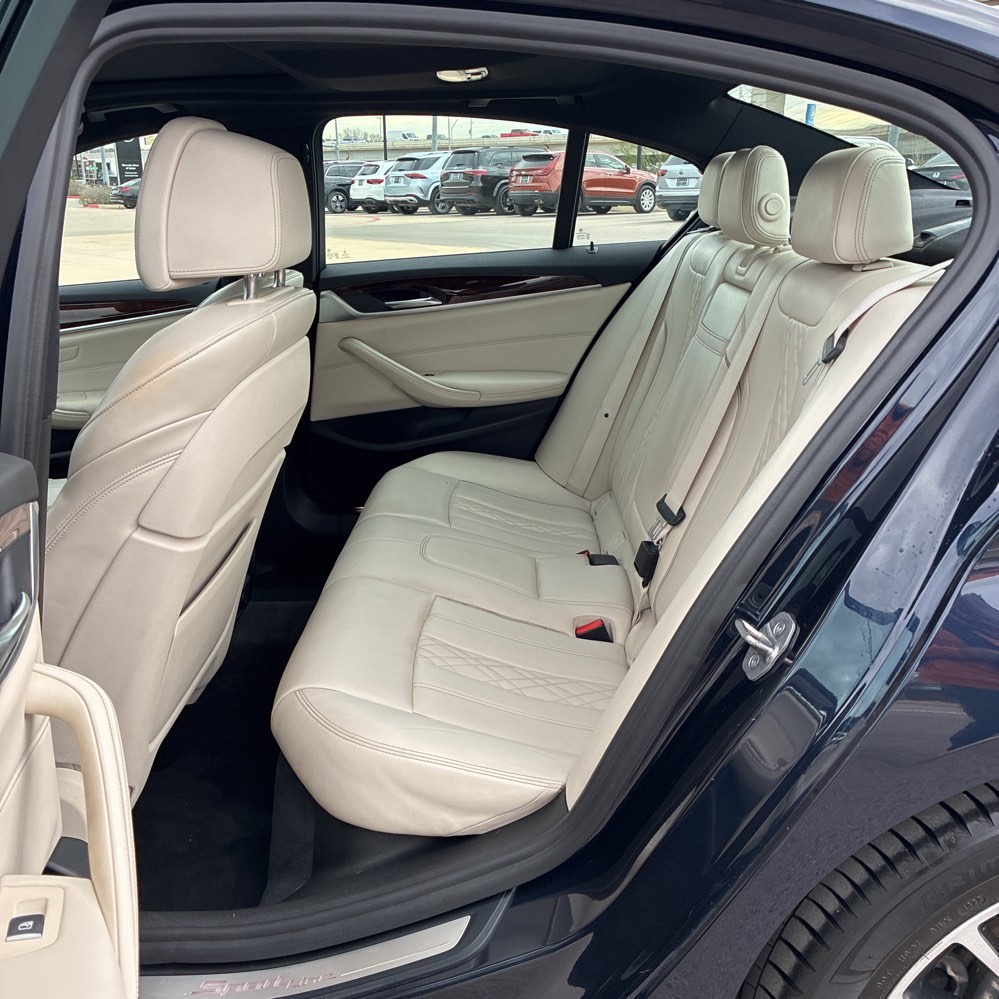 
								2017 BMW 540i full									