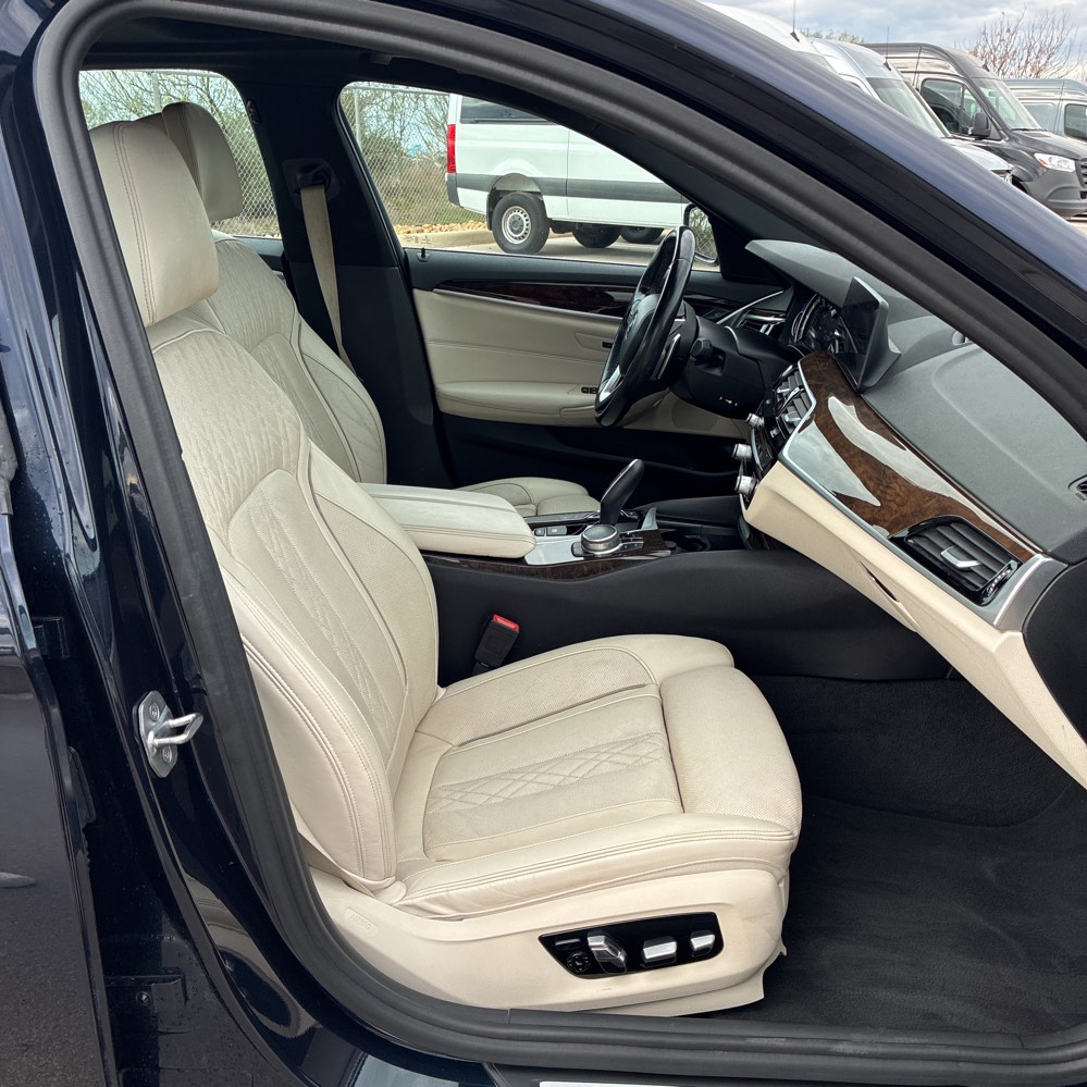 
								2017 BMW 540i full									