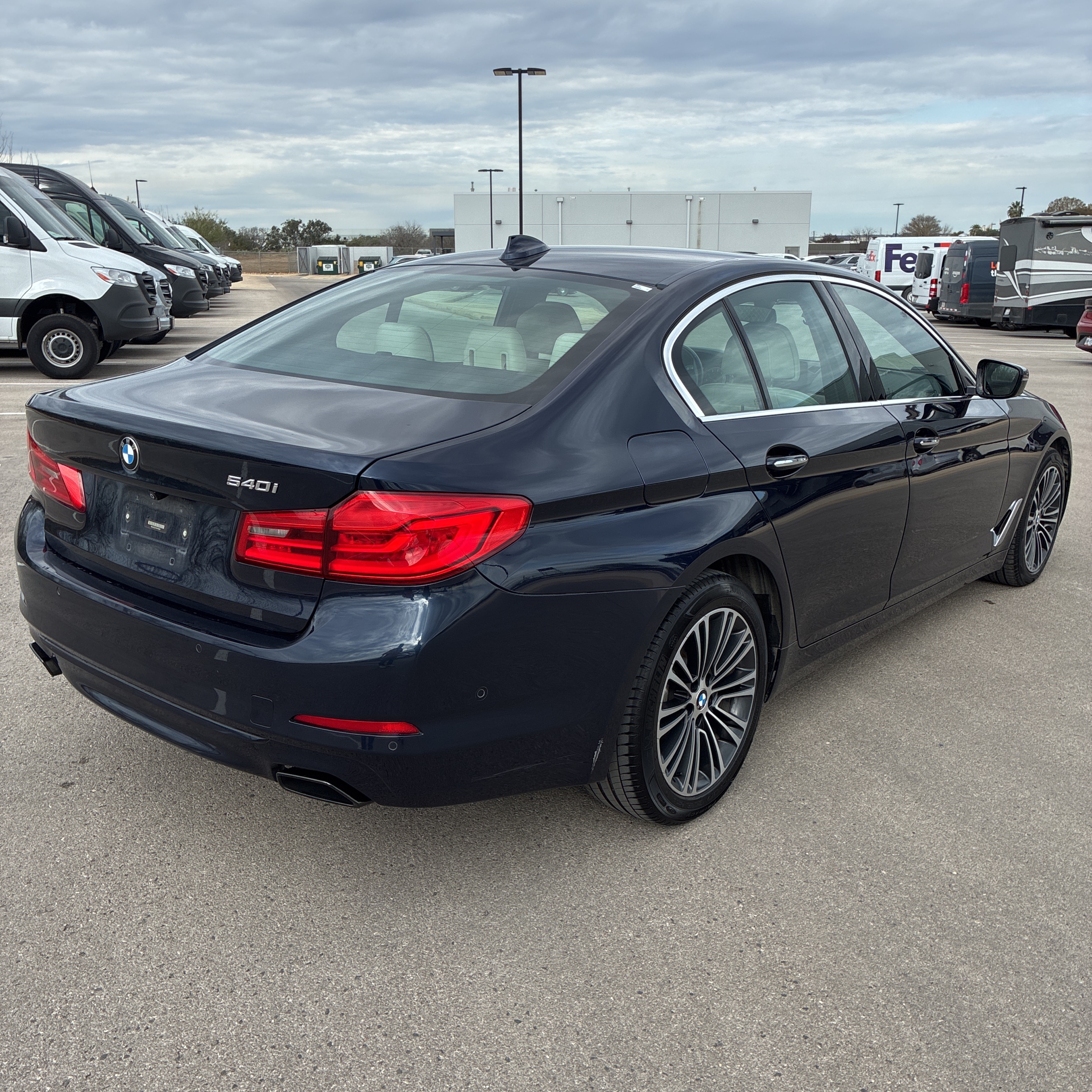 
								2017 BMW 540i full									