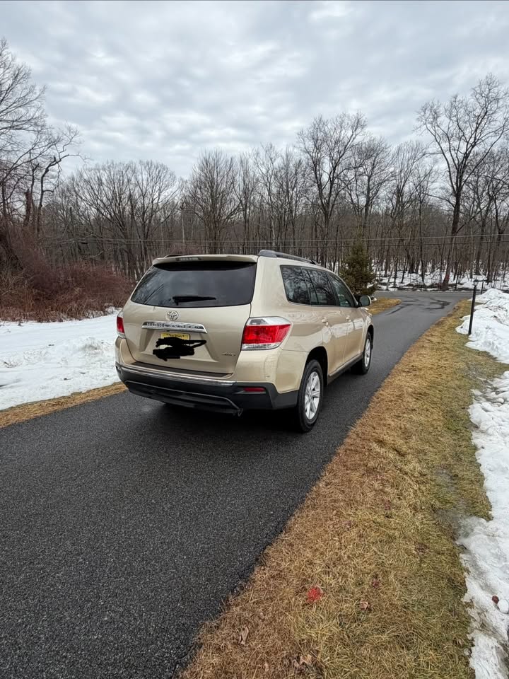 
								2015 Toyota Highlander full									