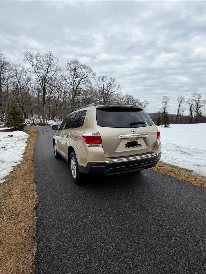 
								2015 Toyota Highlander full									