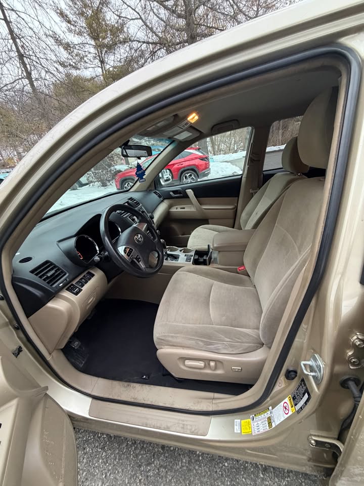 
								2015 Toyota Highlander full									