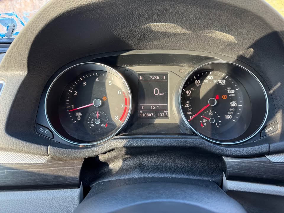 
								2017-Volkswagen Passat 1.8T SE full									