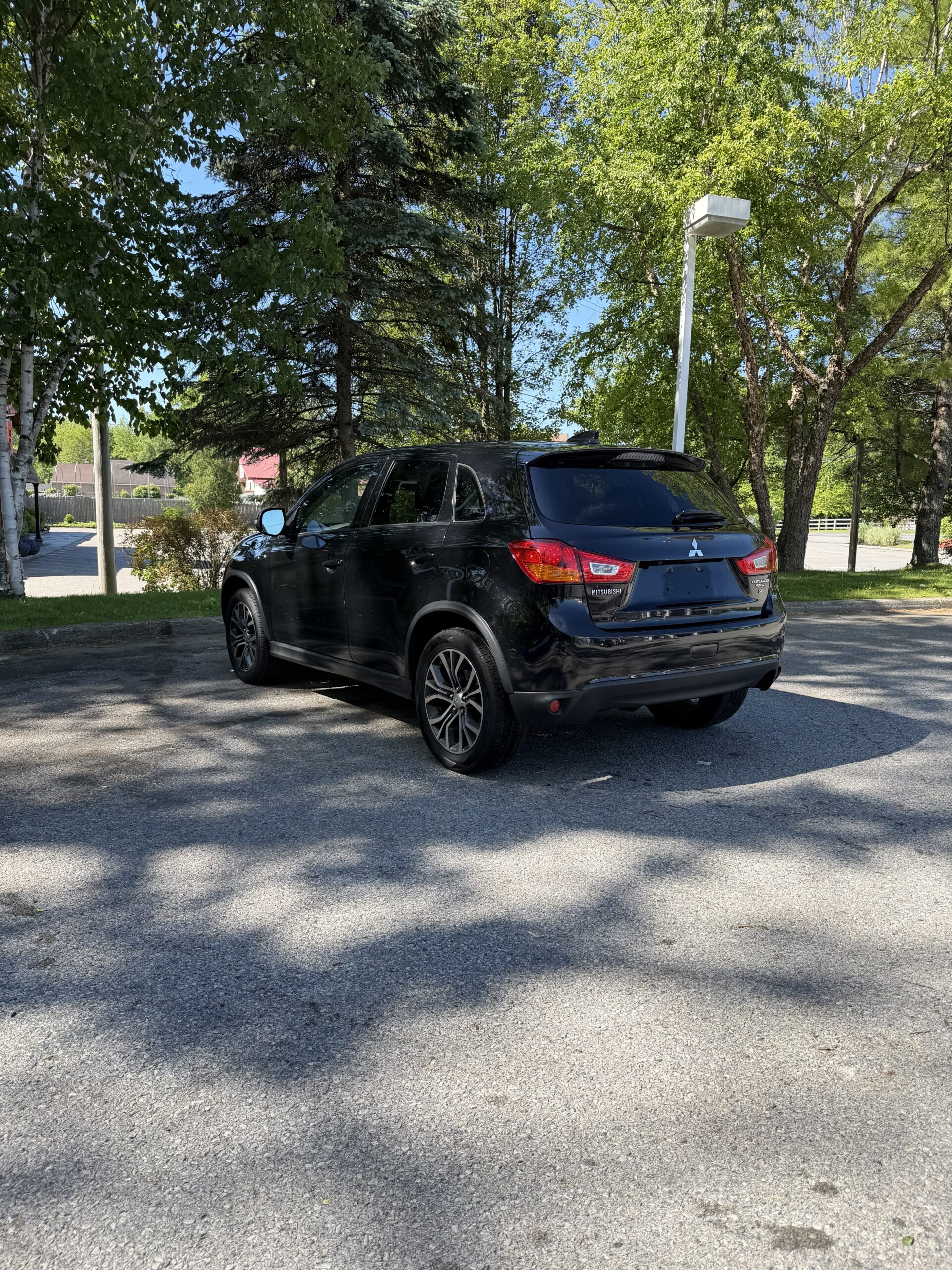 
								2017 Mitsubishi Outlander Sport full									