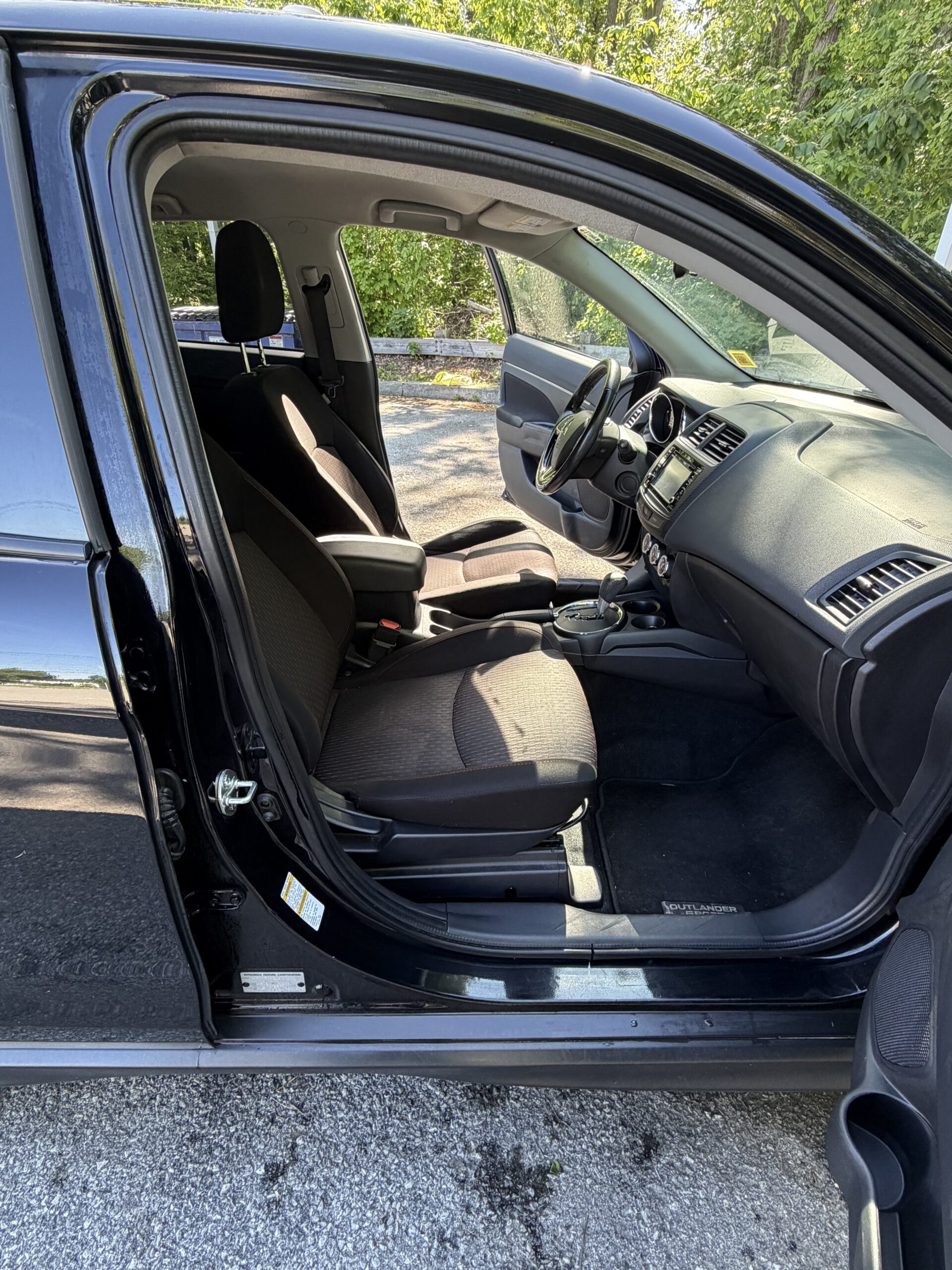 
								2017 Mitsubishi Outlander Sport full									