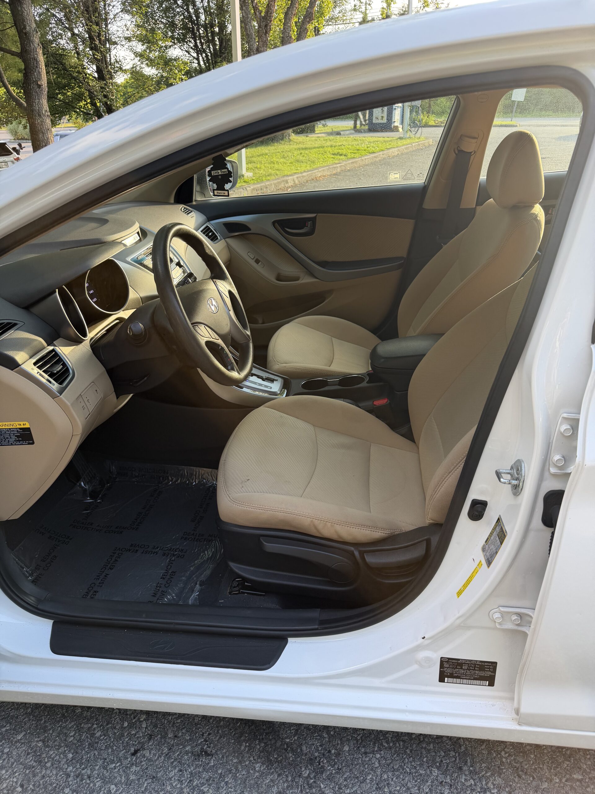 
								2013 Hyundai Elantra full									