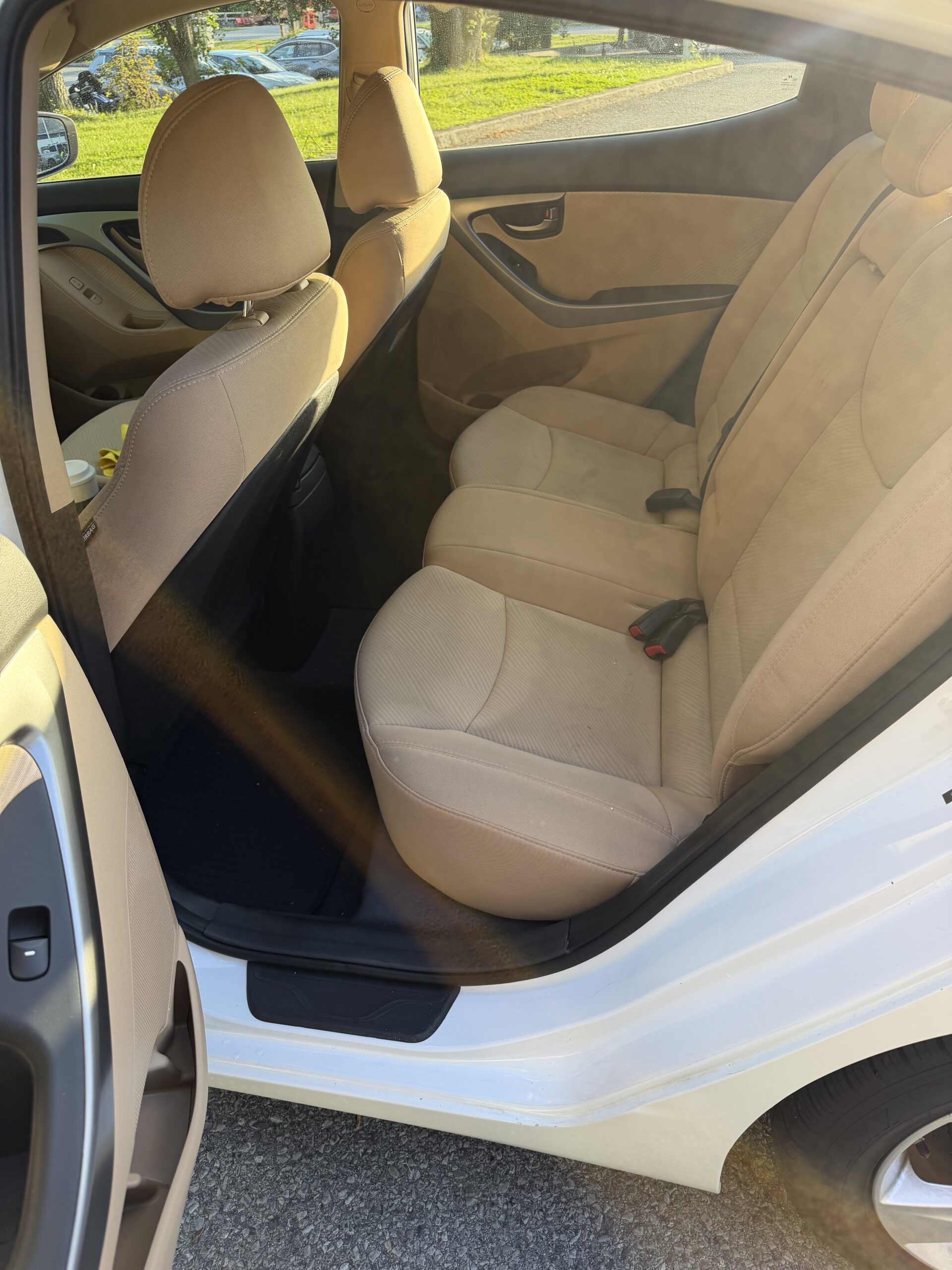 
								2013 Hyundai Elantra full									