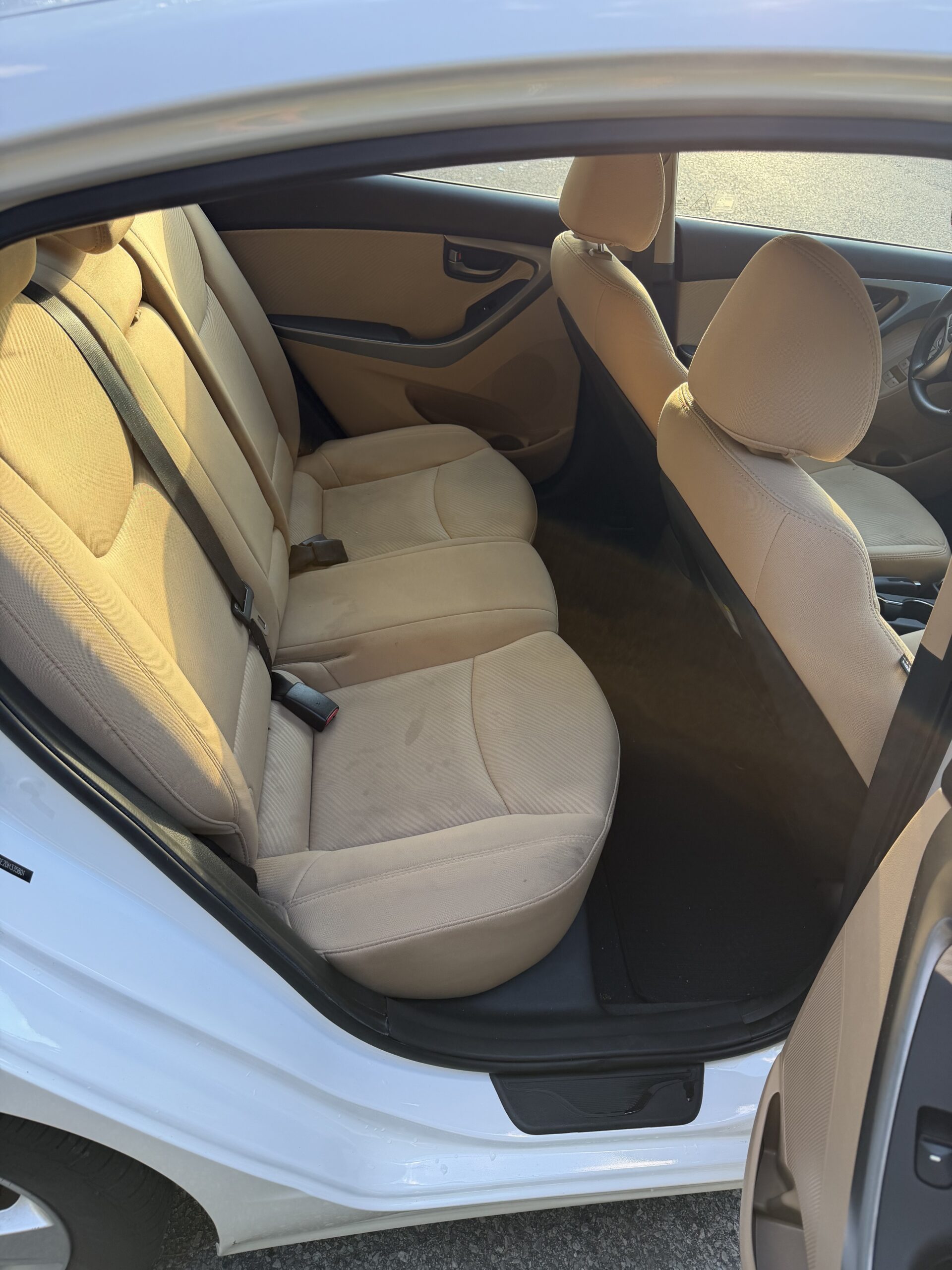 
								2013 Hyundai Elantra full									