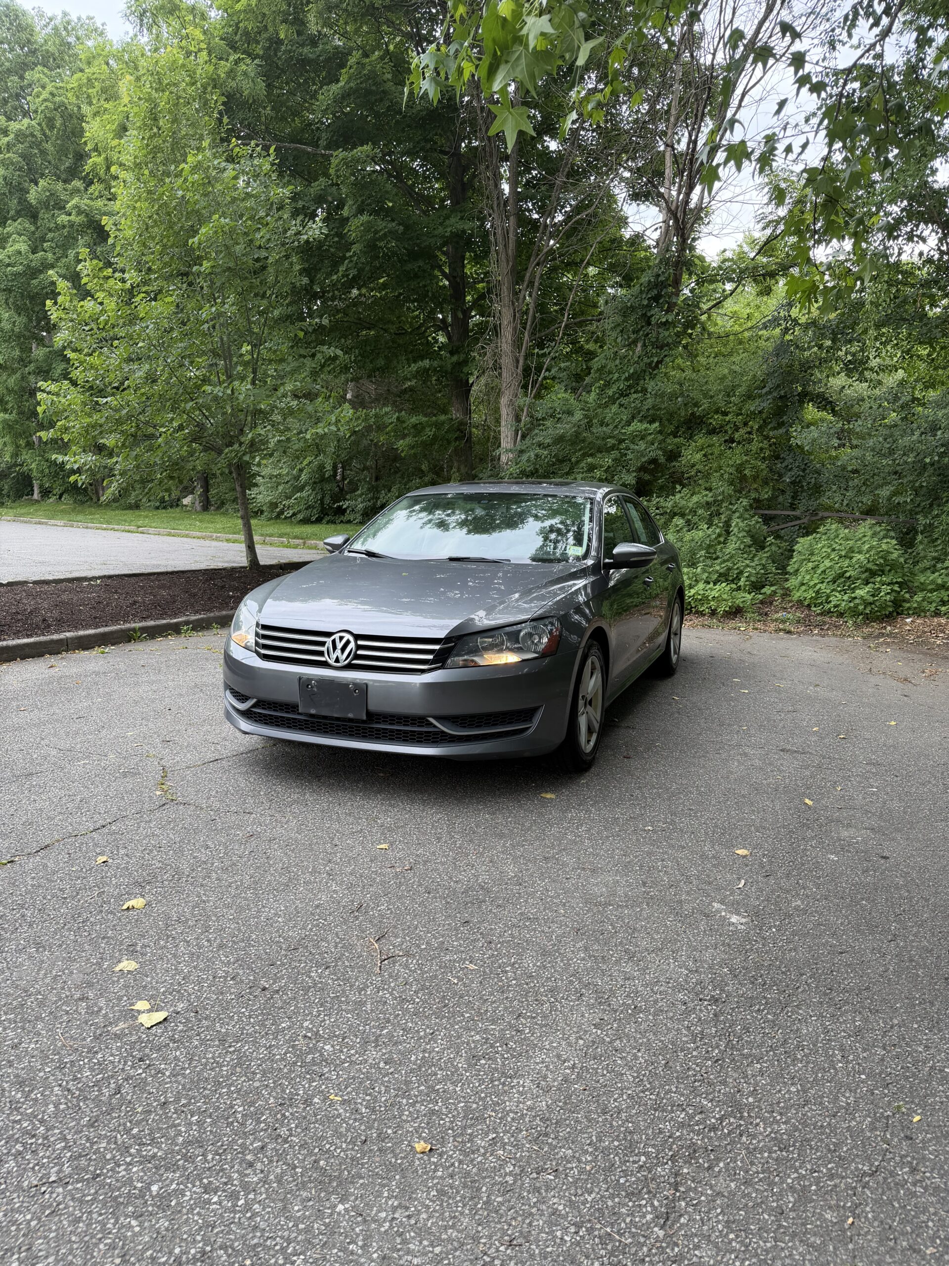 
								2012 Volkswagen Passat 2.5 SE full									
