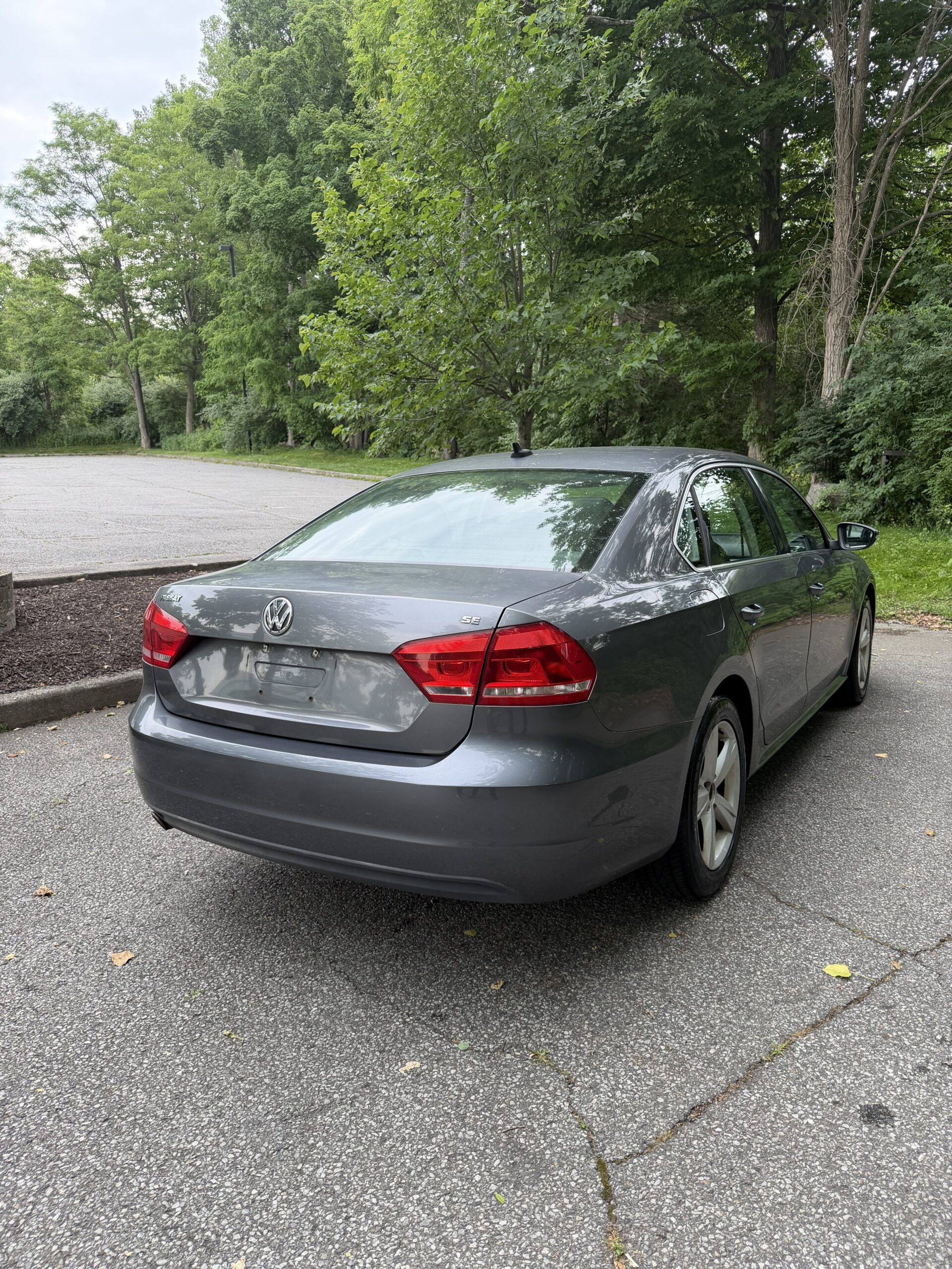 
								2012 Volkswagen Passat 2.5 SE full									