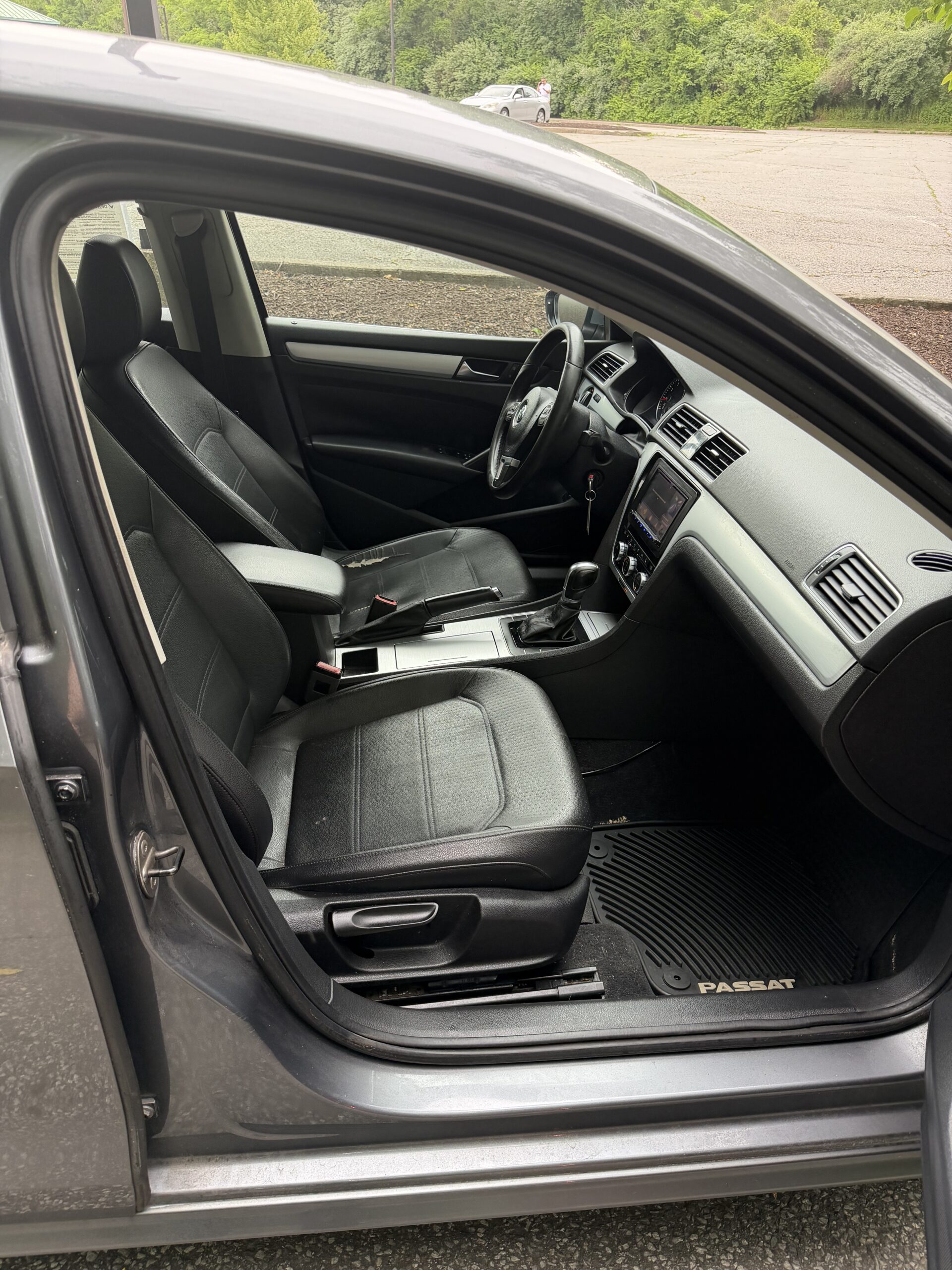 
								2012 Volkswagen Passat 2.5 SE full									